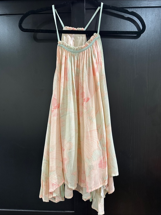 Free People Tops - Free People
Flowy Pastel top with Spaghetti Straps